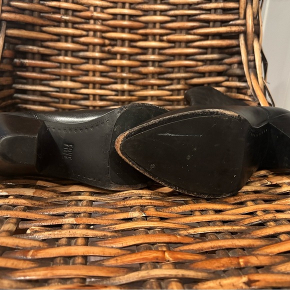 Frye Black Leather Ankle Booties with Zipper size 7.5 Great condition! - Picture 6 of 15